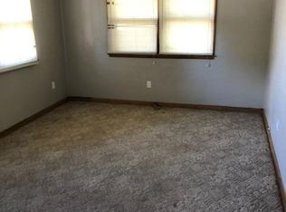 206 S 4th St #3, Beresford, SD 57004