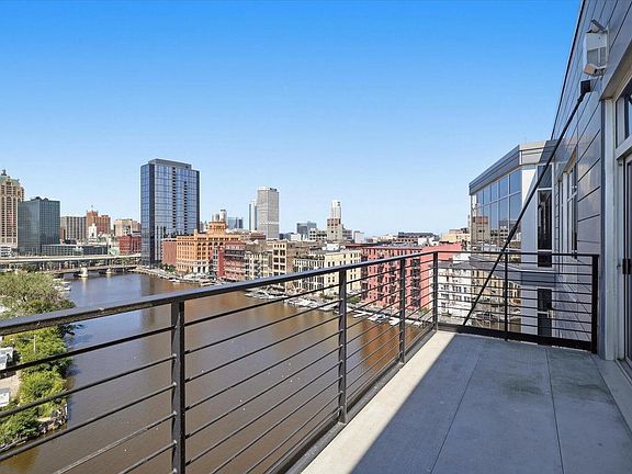 3rd image of 106 W Seeboth STREET #920