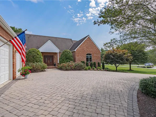 2600 Houghton Lean, Macungie, PA 18062