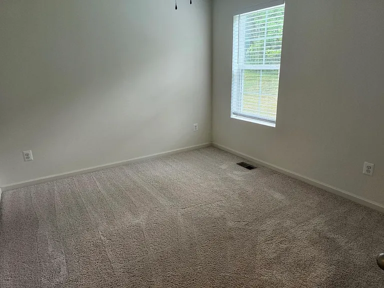 62 Belmont Pl — Photo 15
