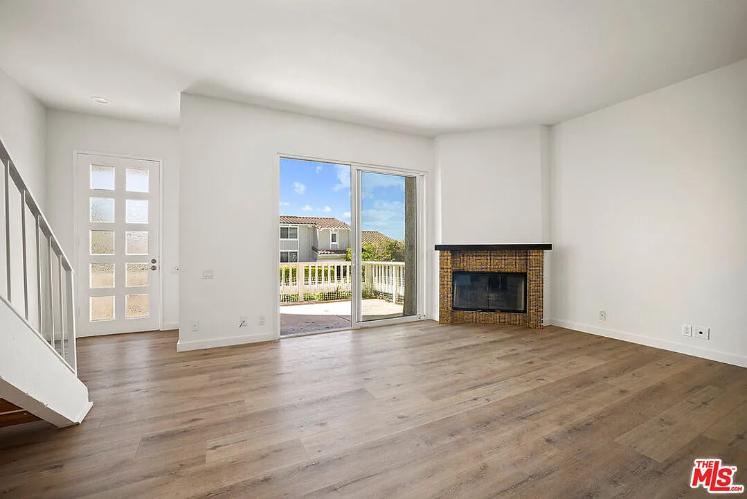 4 bed, 3.0 bath, 1639 sqft, $6,000 — Photo 3