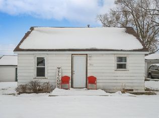 2207 4th St, Fulton, IL 61252