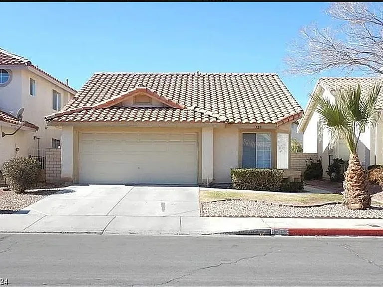 325 Cavalla St — Photo 1