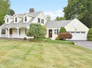15 Ambrose Dr, Bristol, RI 02809
