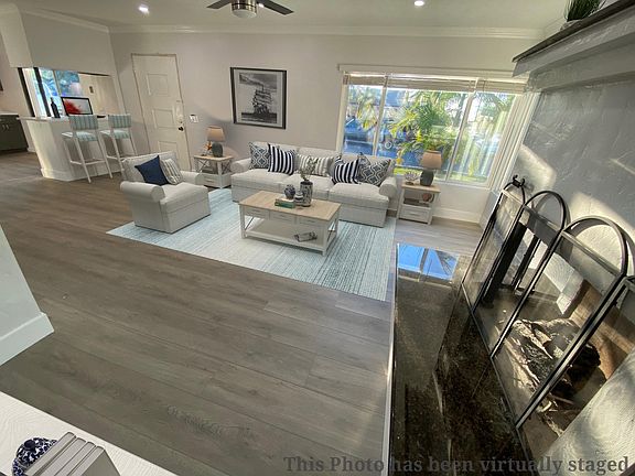 Open floor plan living room/kitchen