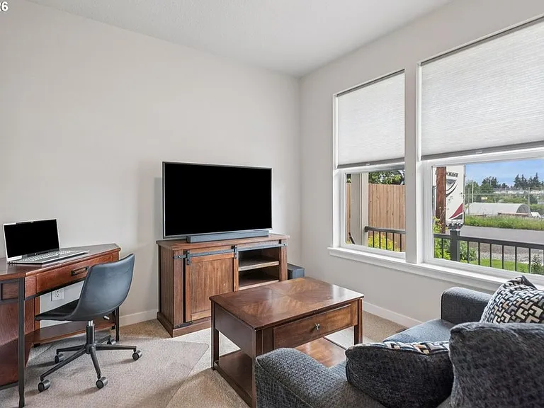 7340 SE Overland St — Photo 13