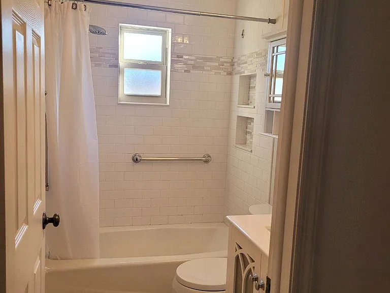 8240 Jennifer Ln — Photo 9