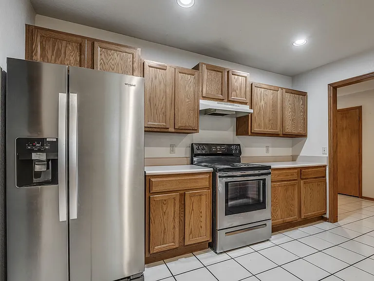 304 Eccell Ct — Photo 6