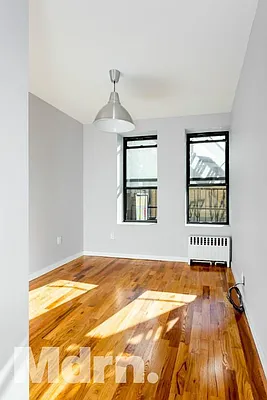 Rented by Mdrn Residential | media 3