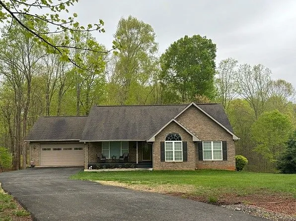 100 Lake Trail Ct, Goodview, VA 24095