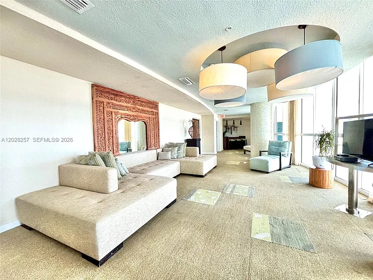 500 NE 29th St #601 — Photo 37