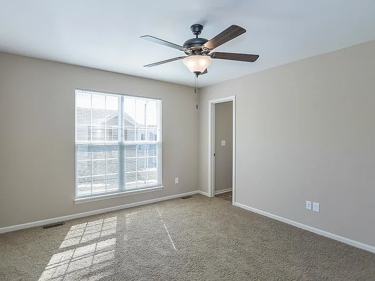 Parkway Oaks Townhomes and Duplexes — Photo 52