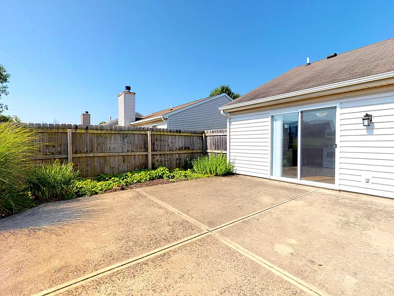 3129 Stratus Dr — Photo 11