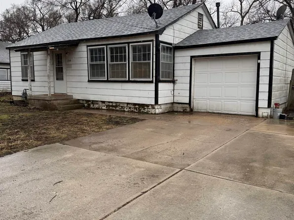 739 N Bluff St, Augusta, KS 67010
