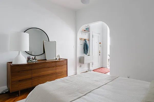 Sold by Compass | media 9