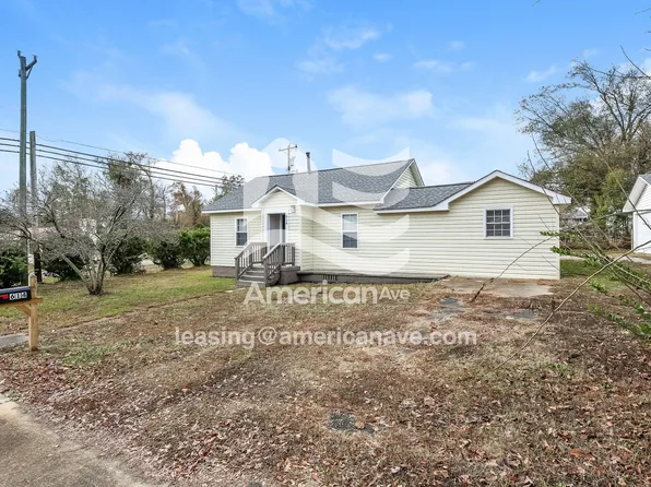 614 S Depot St, Seneca, SC 29678