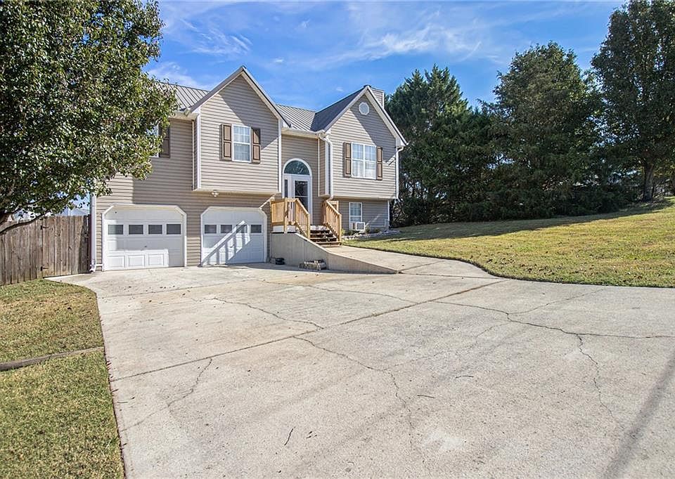 1st image of 11 Jenna Dr