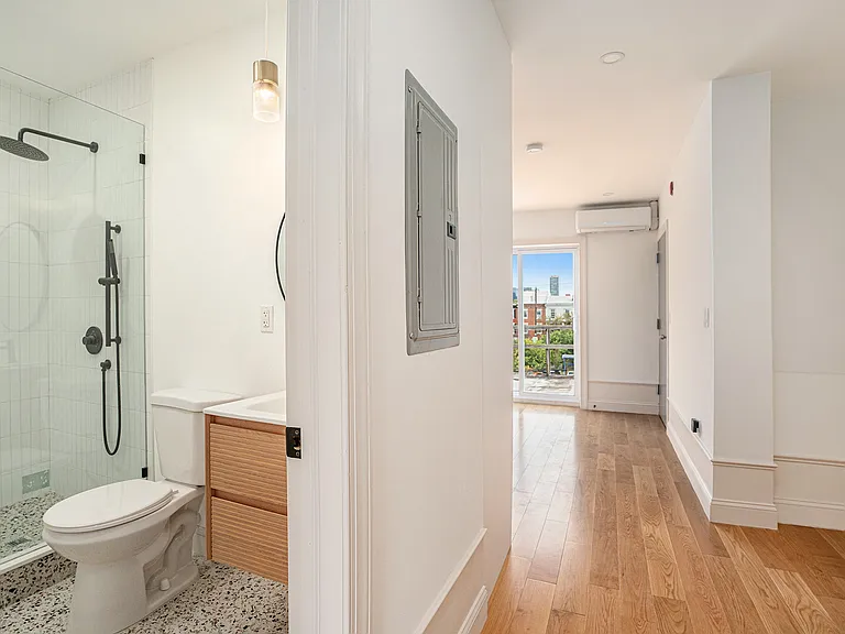 2045 Christian St #3 — Photo 8