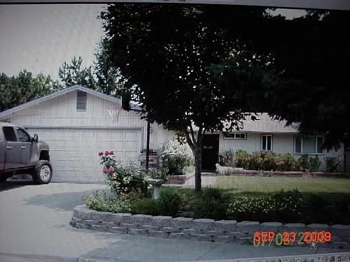 3080 Blackthorn Dr photo 1