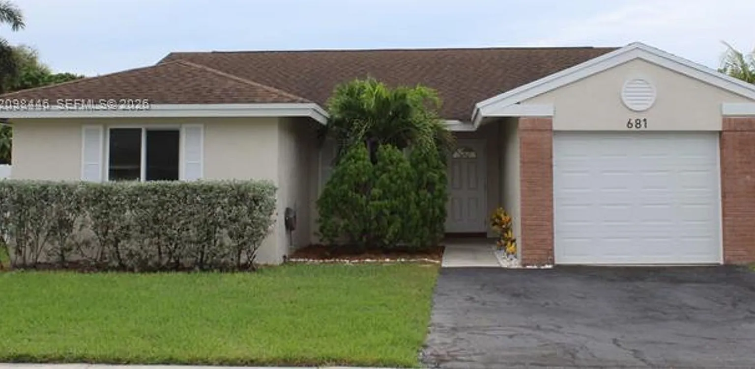 681 Pine Ridge Ter # 0, Davie, FL 33325 — Photo 2