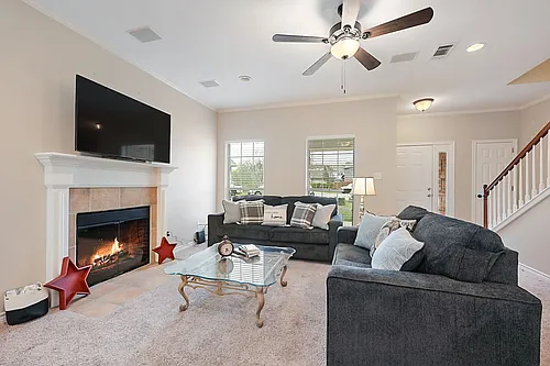 406 Montauk Ct #ID1328062P Photo 1