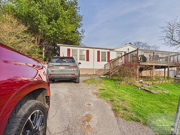 2nd image of 208 Riffe St