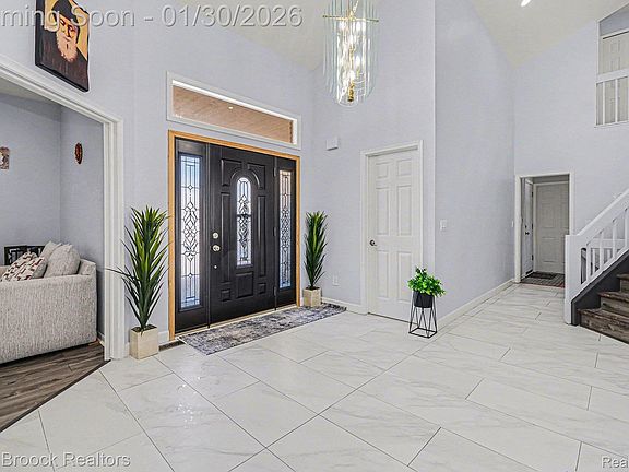 3rd image of 31281 Country Ridge Cir