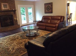 211 Bluff Dr, Lowell, AR 72745