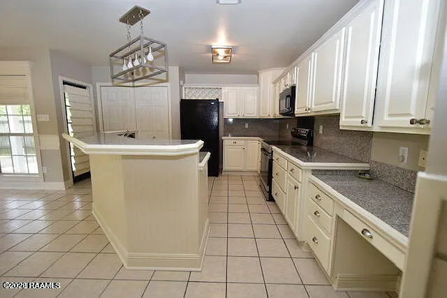 3 bed, 2.0 bath, 1611 sqft, $1,995 — Photo 3