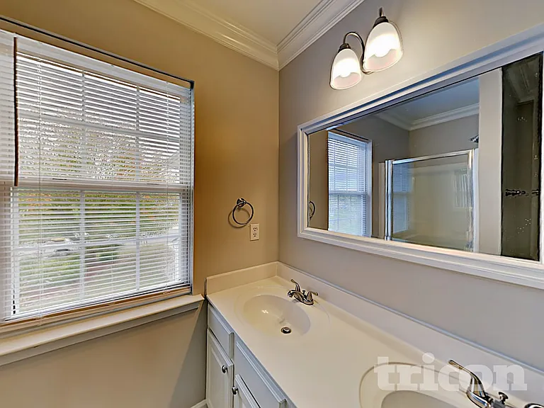 4700 Winterberry Ln — Photo 10