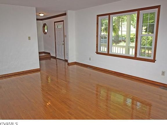 5th image of 1911 Eastwood Ct