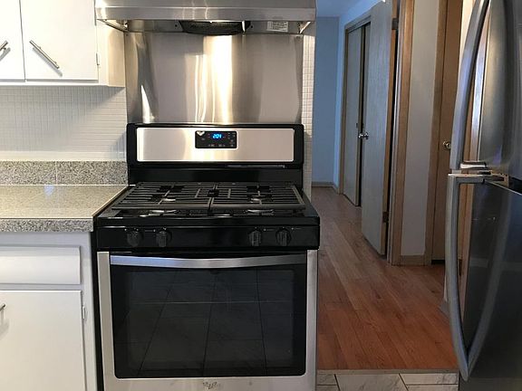 4th image of 3834 N Harlem Ave #2