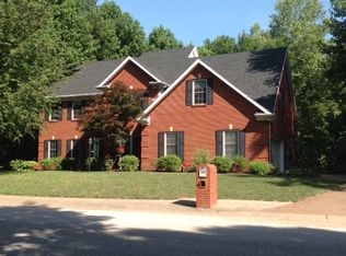 6811 River Ridge Dr, Newburgh, IN 47630