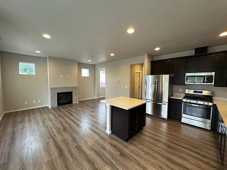 5032 Evie St SE — Photo 4