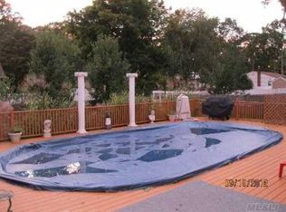 32 Heston Rd, Shirley, NY 11967