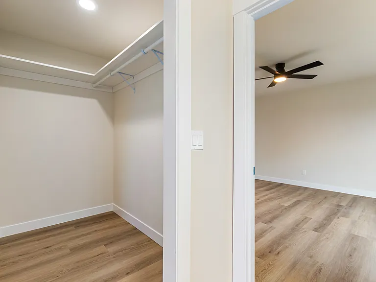 3815 Del Bonita Way — Photo 18
