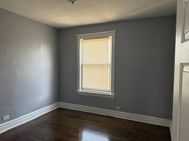 1507 W 66th St #2 — Photo 4