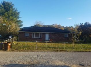 58 Cherokee Ct, Irvine, KY 40336