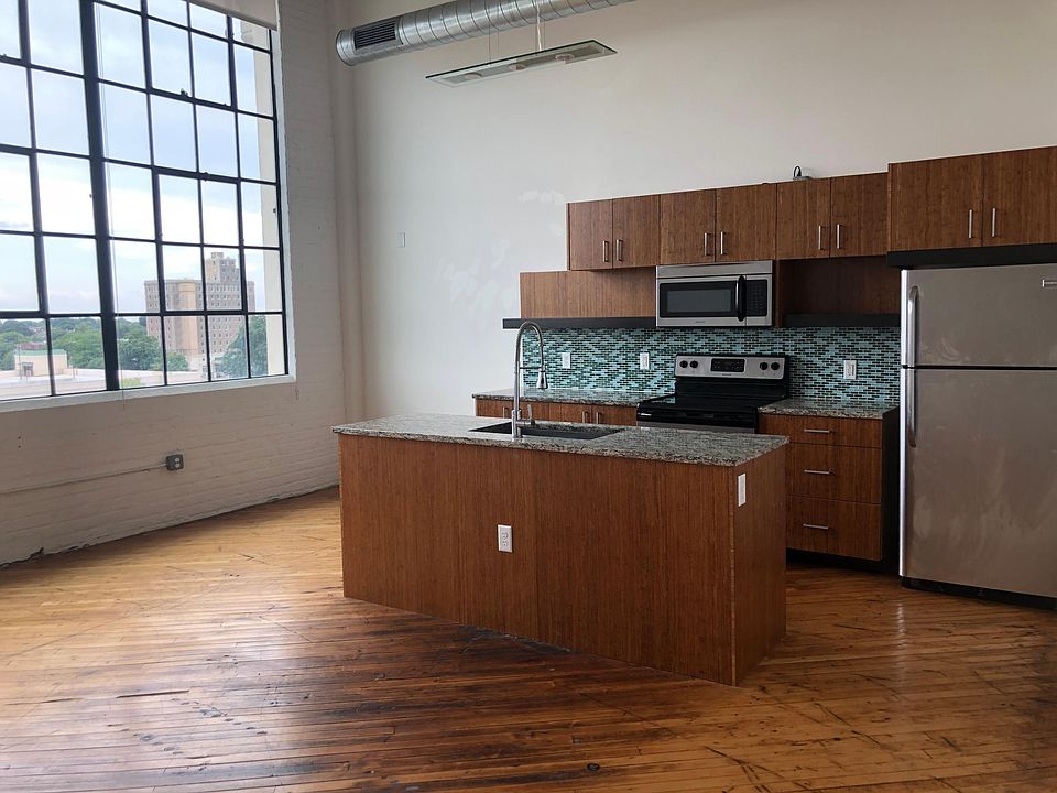 1st image of 900 Terminal Pl APT 606