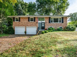 1998 S Cedar Trl, Stevensville, MI