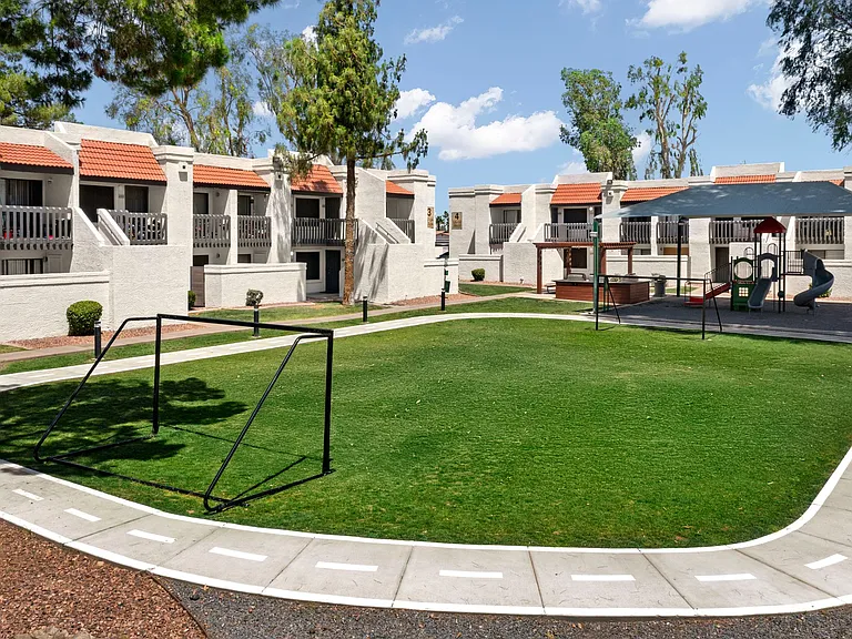Solei on West Thomas Apartments — Photo 16