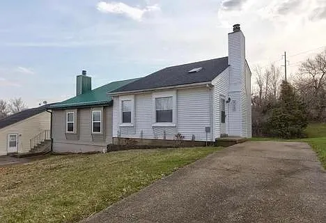 413 Country Club Dr — Photo 1
