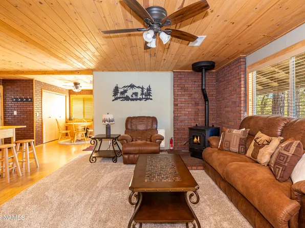 105 Hunter Pl, Munds Park, AZ 86017