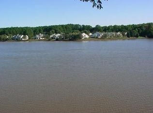 114 Leeward Ct, Cary, NC 27511