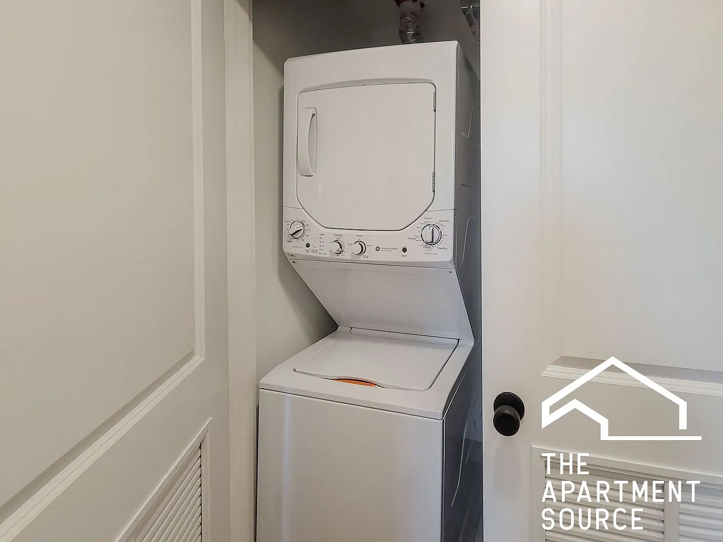 Studio, 400 sqft, $1,895 — Photo 4