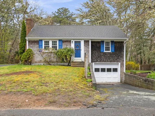 14 Meadowbrook Lane, Harwich Port, MA 02646