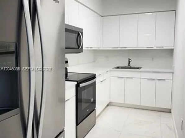 800 Claughton Island Dr #Cu-502, Miami, FL 33131