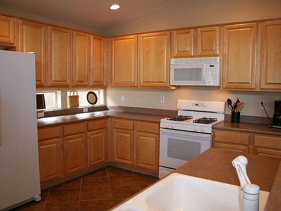 Large, Light-Filled Kitchen