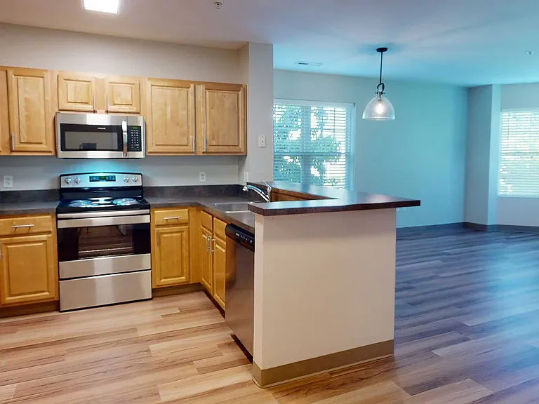 Union Place — Photo 12
