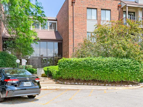 3070 Pheasant Creek Dr APT 201, Northbrook, IL 60062
